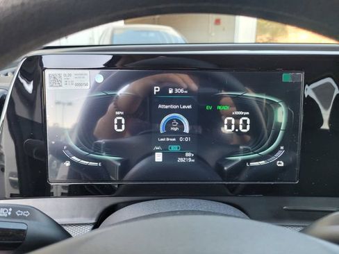 Certified 2025 Kia Sportage LX FWD image 25