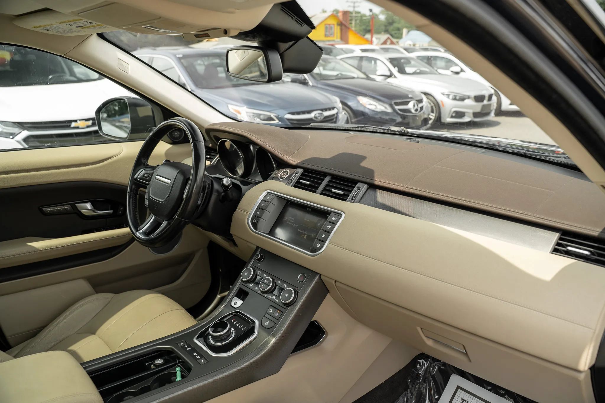 Used 2018 Land Rover Range Rover Evoque SE Premium AWD/4WD image 14