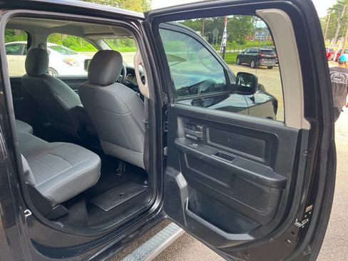 Used 2017 RAM 1500 Express image 16