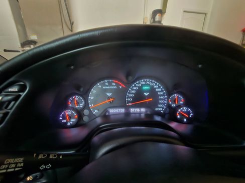 Used 2004 Chevrolet Corvette Convertible w/ Preferred Equipment Group RWD image 36