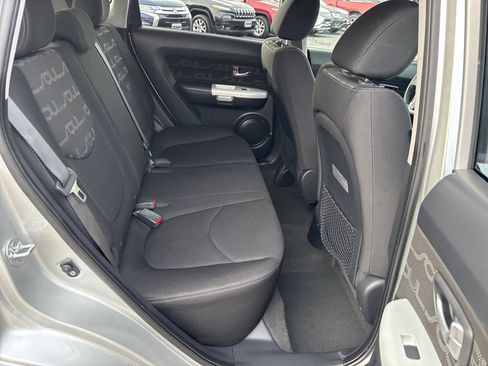 Used 2012 Kia Soul + w/ Audio Pkg image 16