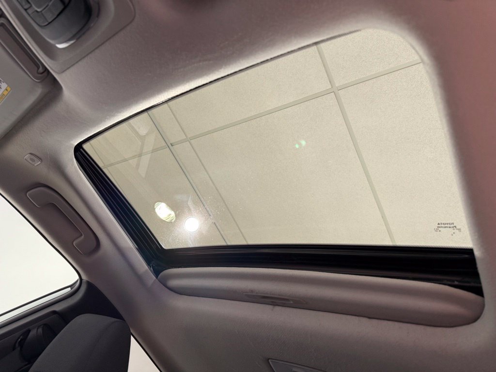 Certified 2023 Toyota Corolla Cross LE w/ Moonroof Package AWD/4WD image 19