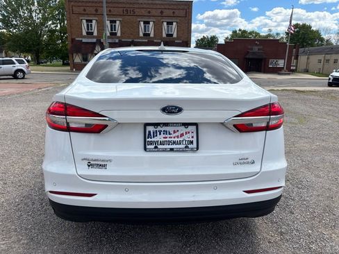 Used 2019 Ford Fusion SE FWD image 26