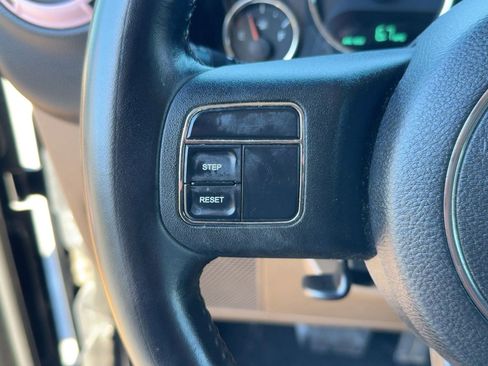 Used 2012 Jeep Wrangler Sahara image 13