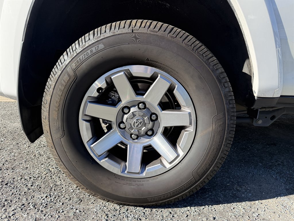 Used 2016 Toyota 4Runner Trail Premium AWD/4WD image 7