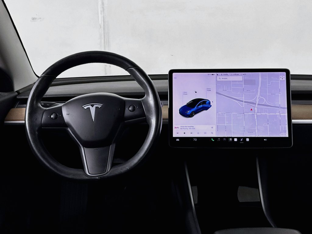 Used 2018 Tesla Model 3 Mid Range RWD image 18