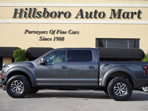 Used 2018 Ford F150 Raptor w/ Equipment Group 802A Luxury image 3
