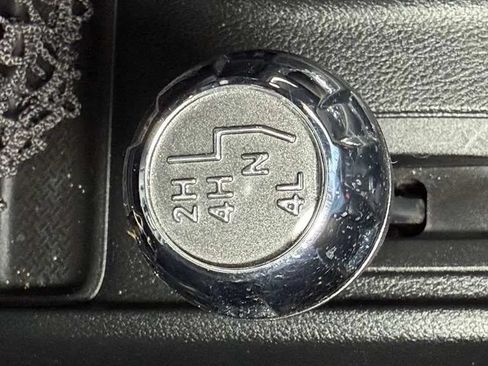 Used 2015 Jeep Wrangler Rubicon w/ Power Convenience Group AWD/4WD image 15