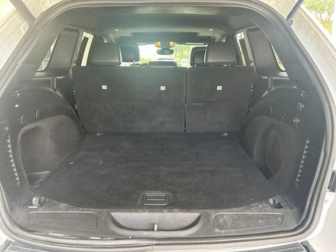 Used 2017 Jeep Grand Cherokee Altitude RWD image 33