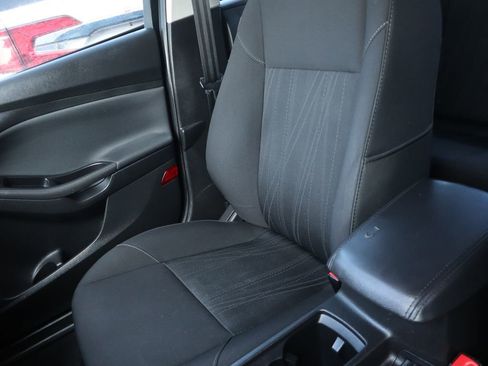 Used 2017 Ford Focus SEL image 20