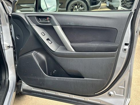Used 2015 Subaru Forester 2.5i Premium w/ All-Weather Package image 11