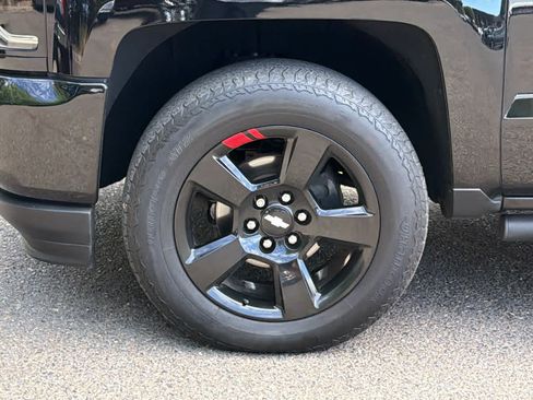 Used 2017 Chevrolet Silverado 1500 LTZ Z71 w/ Redline Edition AWD/4WD image 9