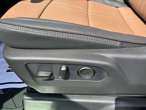 New 2026 Chevrolet Silverado 1500 High Country w/ High Country Premium Package AWD/4WD image 12