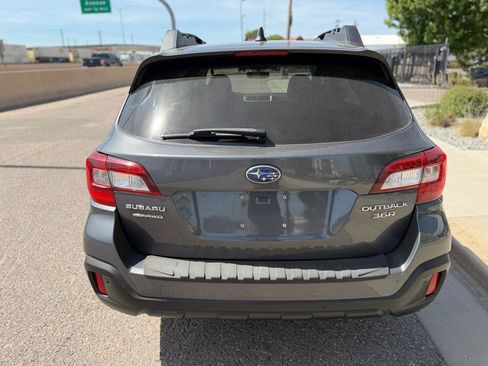 Used 2018 Subaru Outback 3.6R Limited AWD/4WD image 4