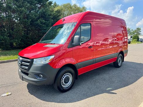 Used 2024 Mercedes-Benz Sprinter 2500 image 1
