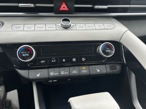 Certified 2024 Hyundai Elantra Limited image 22