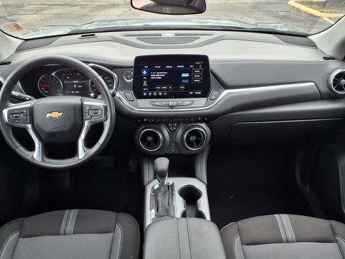 Used 2025 Chevrolet Blazer LT AWD/4WD image 3