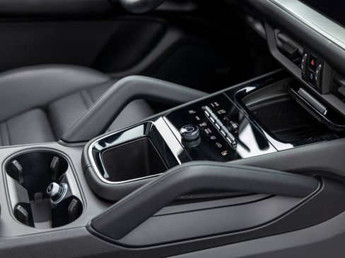 Certified 2026 Porsche Cayenne Coupe AWD/4WD image 56