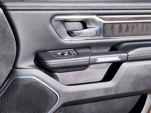 Used 2025 RAM 1500 Laramie image 13