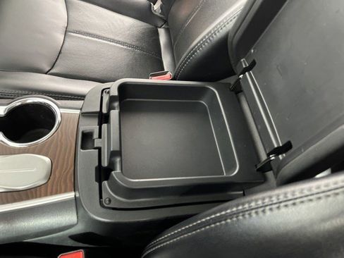Used 2020 Nissan Pathfinder Platinum FWD image 25