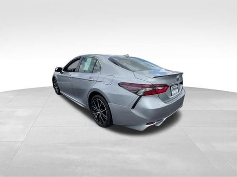 Used 2024 Toyota Camry SE image 13