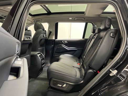 Used 2022 BMW X7 xDrive40i w/ Premium Package AWD/4WD image 33