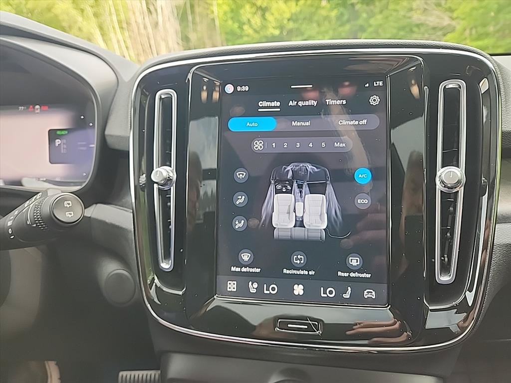 Certified 2023 Volvo XC40 Recharge Ultimate w/ Protection Package Premier AWD/4WD image 19