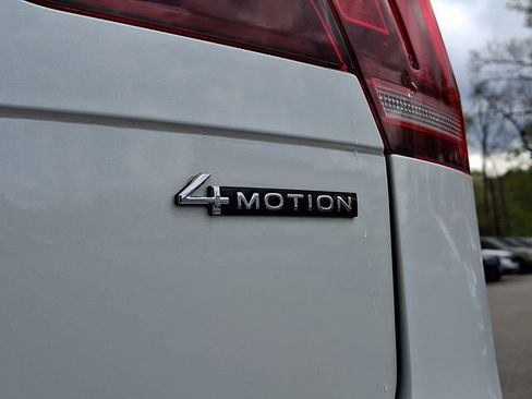 Used 2024 Volkswagen Tiguan SE R-Line AWD/4WD image 32