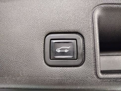 Used 2022 GMC Terrain SLT w/ Infotainment Package II AWD/4WD image 20