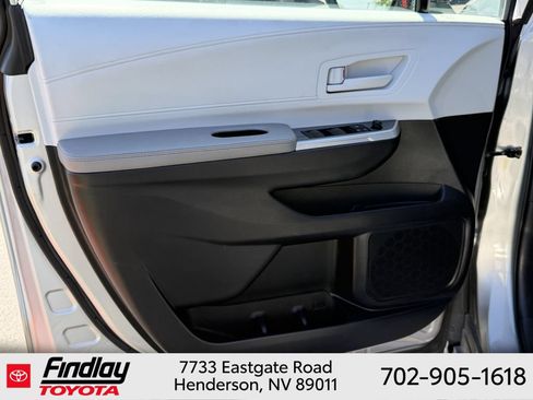 Certified 2025 Toyota Sienna LE FWD image 18