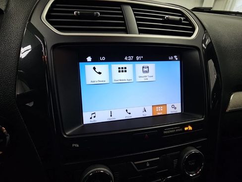 Used 2018 Ford Explorer XLT w/ Equipment Group 202A FWD image 20