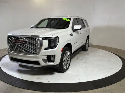 Used 2024 GMC Yukon Denali w/ Denali Reserve Package AWD/4WD image 3