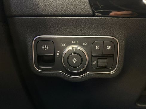 Certified 2025 Mercedes-Benz GLA 250 image 20