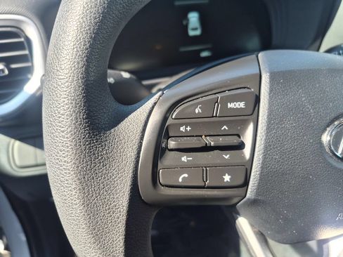 Used 2026 Hyundai Venue SE FWD image 12