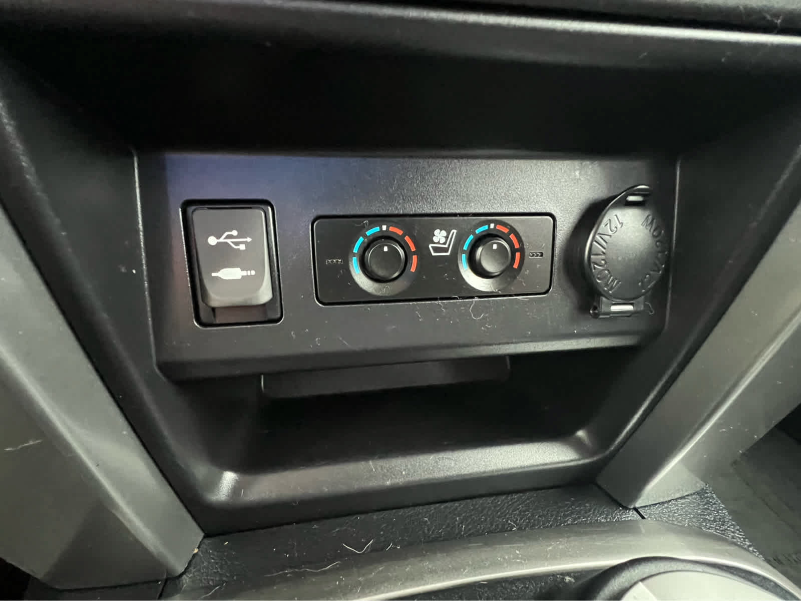 Used 2015 Toyota 4Runner Limited AWD/4WD image 22
