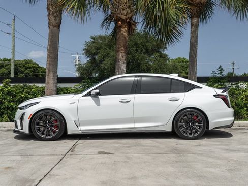 Used 2024 Cadillac CT5 V Blackwing w/ Carbon Fiber Package 2 RWD image 3