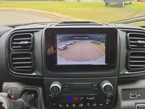 Used 2025 RAM ProMaster 2500 w/ Convenience Group FWD image 17