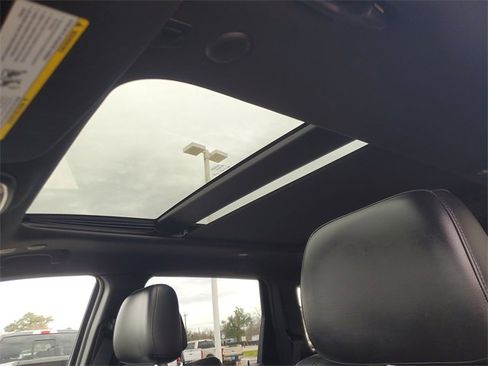 Used 2019 Jeep Grand Cherokee Limited w/ Luxury Group II image 27