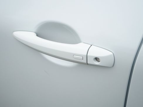 Used 2024 Nissan Rogue SV image 10