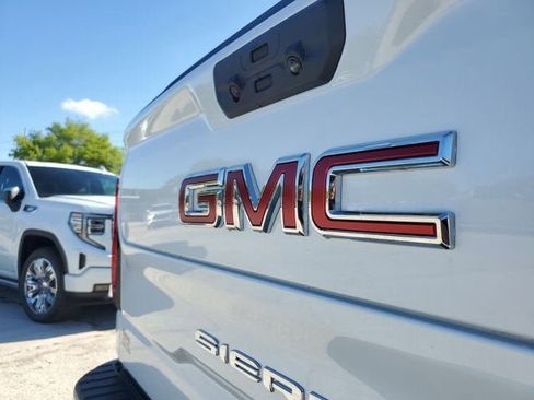 New 2026 GMC Sierra 1500 SLT w/ SLT Premium Plus Package image 7