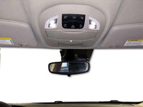 Used 2024 Chrysler Pacifica Touring-L image 25