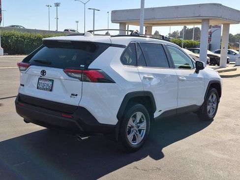 Certified 2025 Toyota RAV4 XLE AWD/4WD image 8