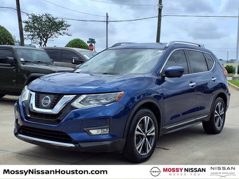 Used 2017 Nissan Rogue SL w/ SL Premium Package FWD image 4