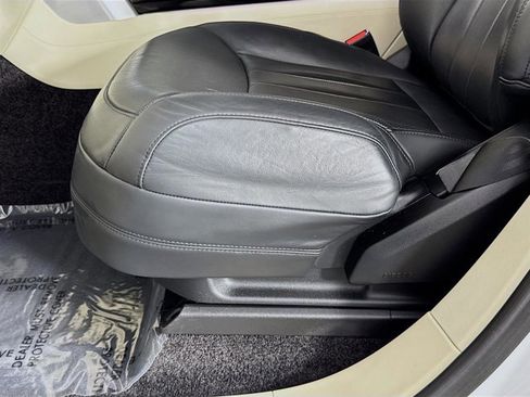 Used 2023 Land Rover Range Rover Long Wheelbase Autobiography image 21