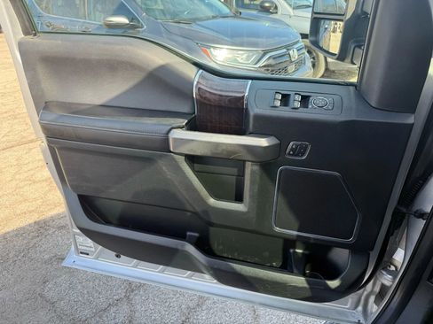 Used 2015 Ford F150 Platinum w/ Equipment Group 701A Luxury image 18