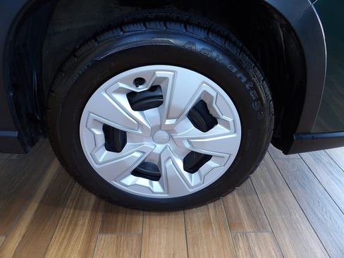Used 2023 Subaru Forester AWD/4WD image 4