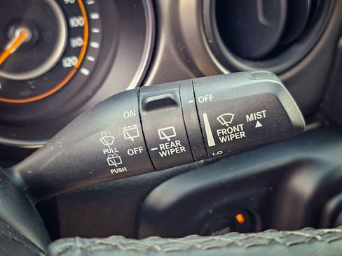 Certified 2022 Jeep Wrangler Willys image 15