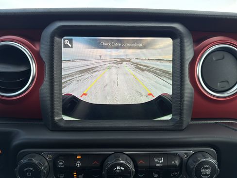 Used 2023 Jeep Gladiator Rubicon w/ LED Lighting Group image 8