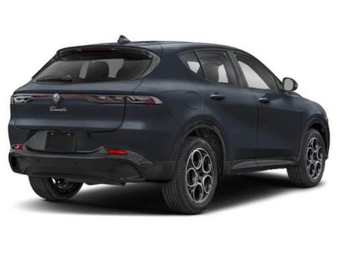 Used 2025 Alfa Romeo Tonale w/ Premium Package AWD/4WD image 3