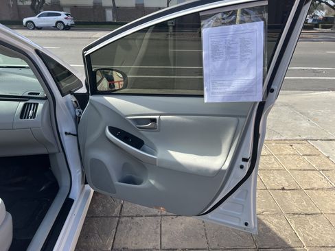 Used 2013 Toyota Prius Two image 29